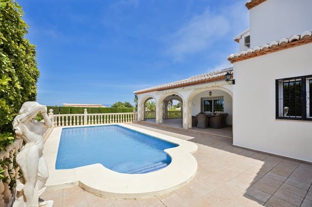 4 bedroom Villa for sale in Javea / Xàbia - € 750,000 (Ref: 9888446)