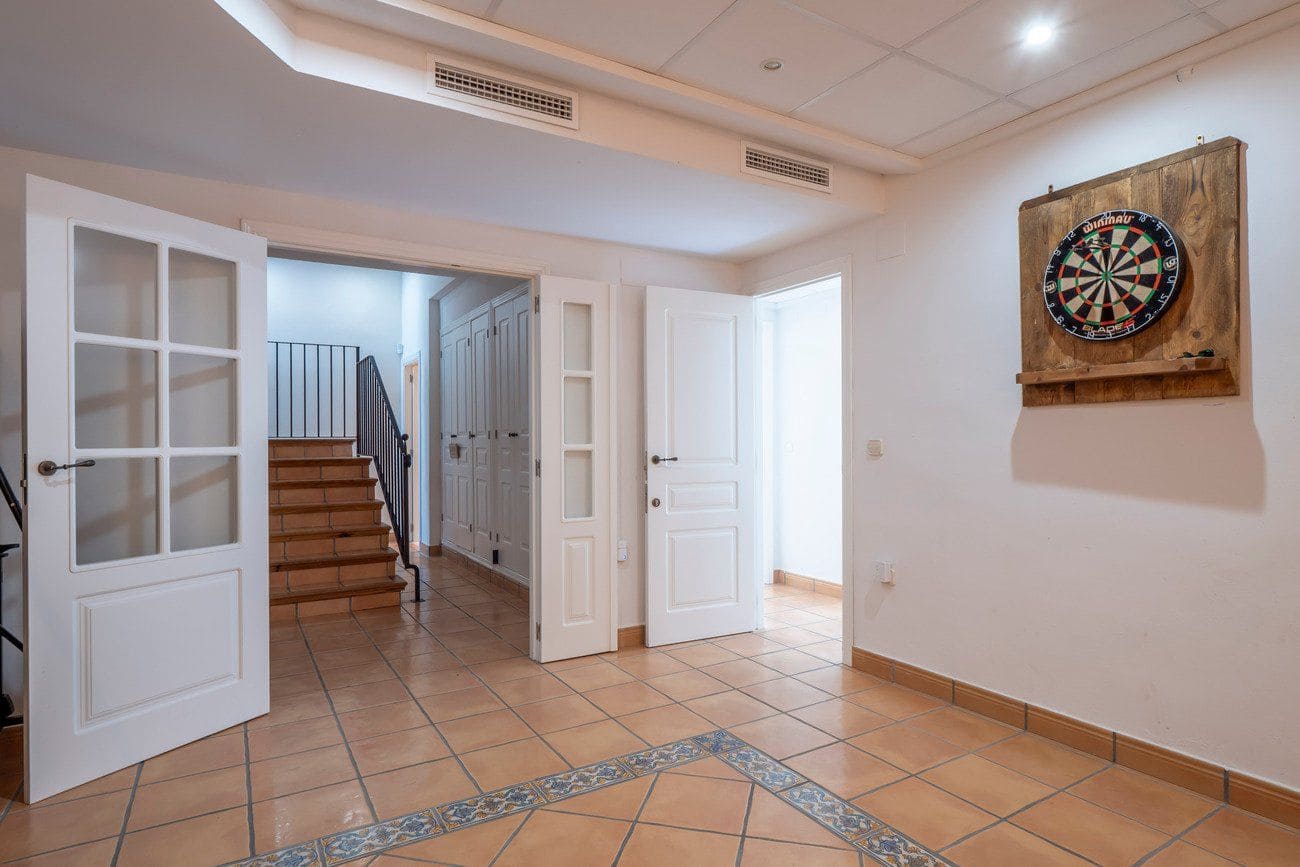 5 bedroom Villa for sale in Javea / Xabia with pool garage - € 995,000 (Ref: 9888448)