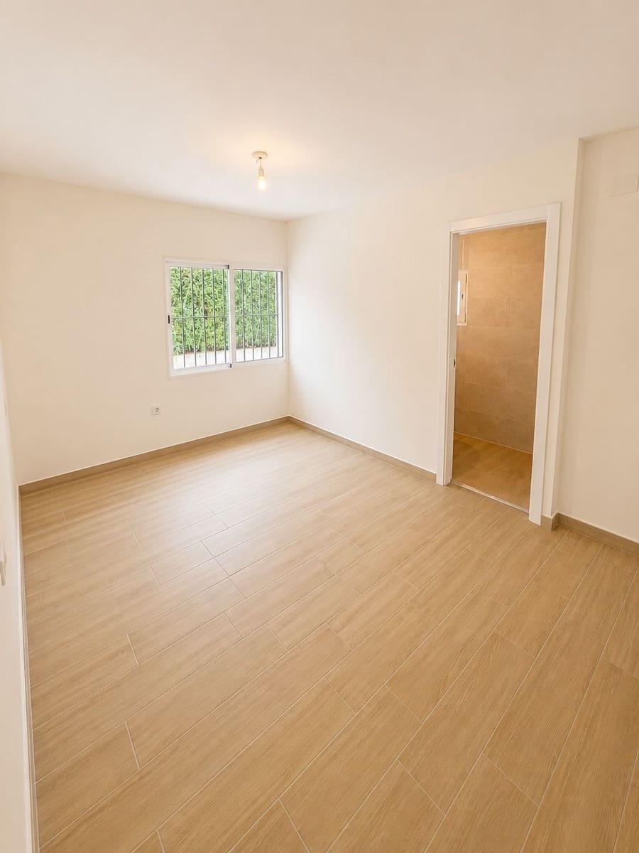 5 bedroom Villa for sale in Denia with garage - € 590,000 (Ref: 9888450)