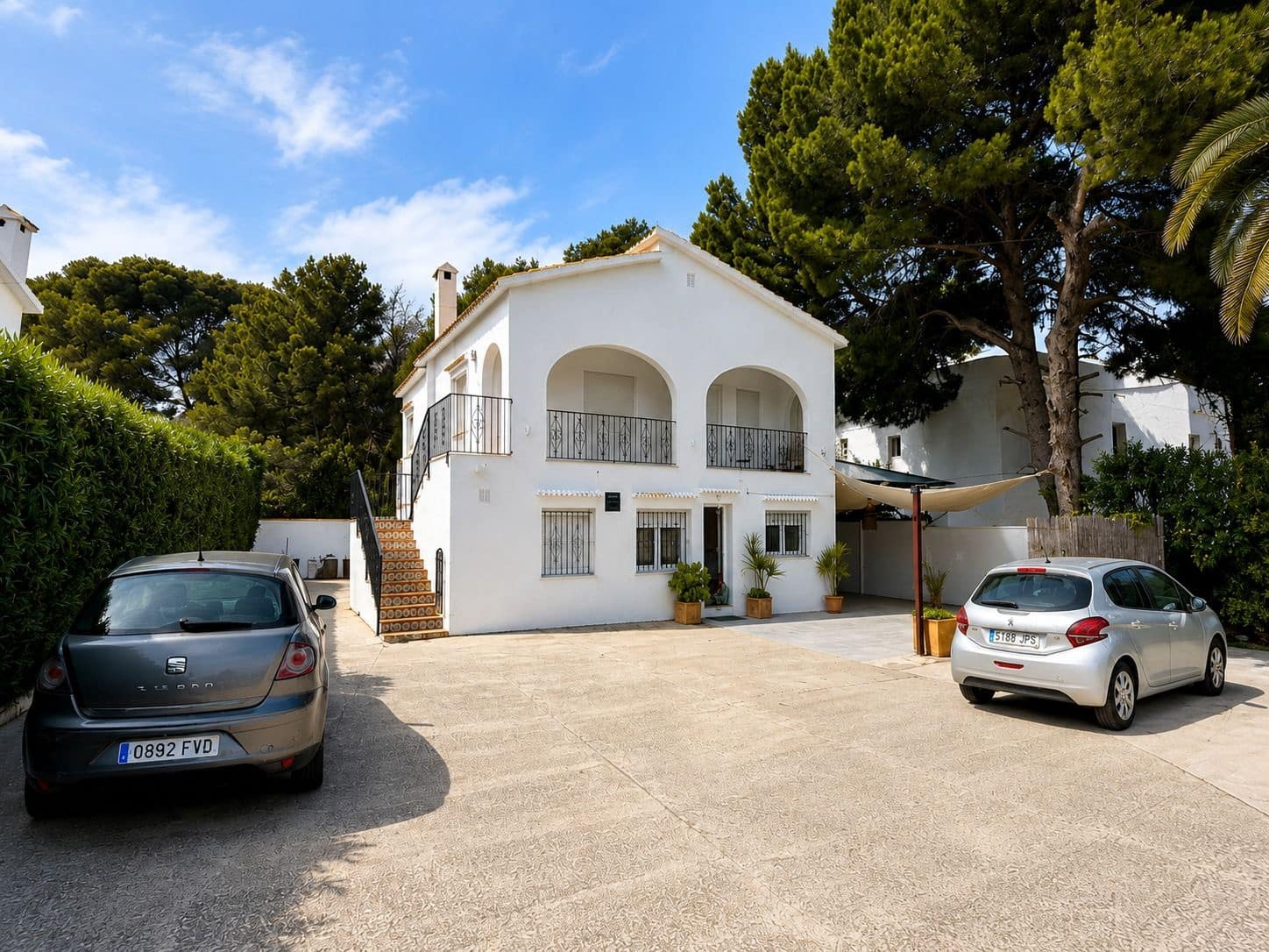 5 bedroom Villa for sale in Denia with garage - € 590,000 (Ref: 9888450)