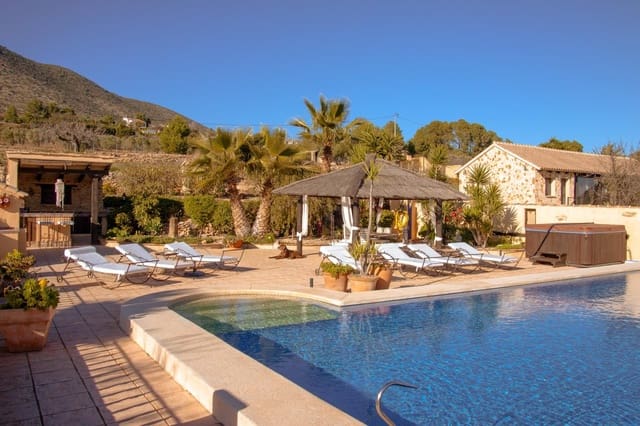 8 bedroom Finca/Country House for sale in Benissa - € 1,395,000 (Ref: 9916335)
