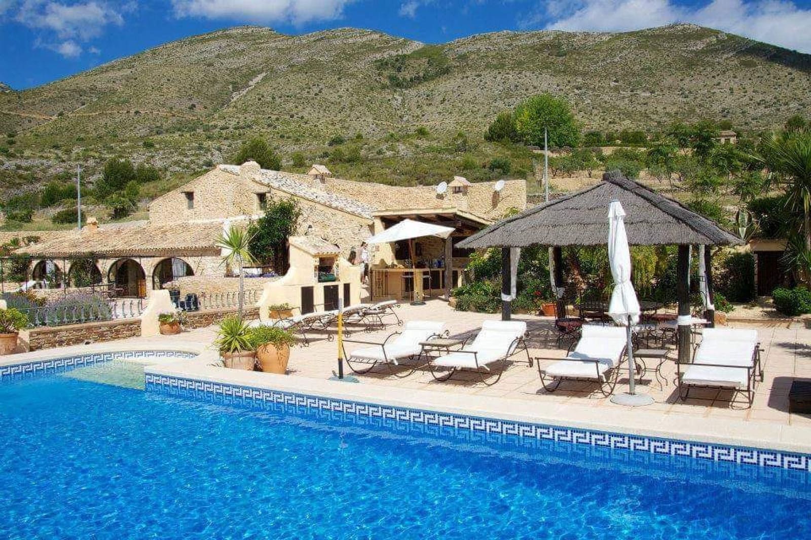 8 bedroom Finca/Country House for sale in Benissa - € 1,395,000 (Ref: 9916335)