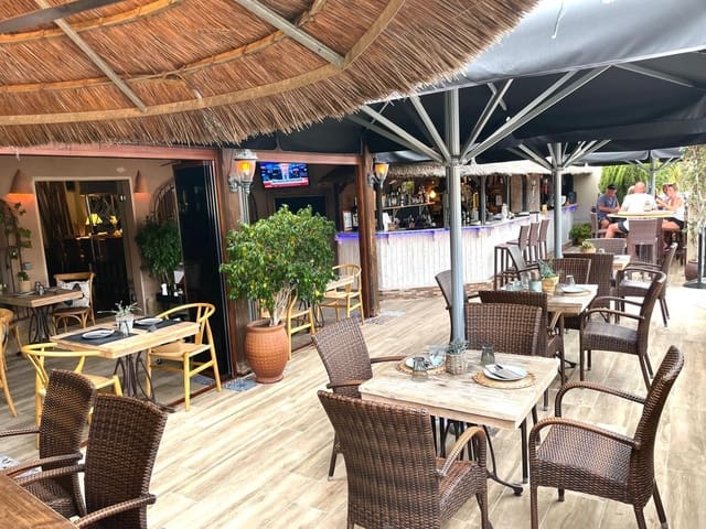 9 soveværelse Erhverv til salg i Moraira, Teulada-Moraira - € 2.300.000 (Ref: 9937767)