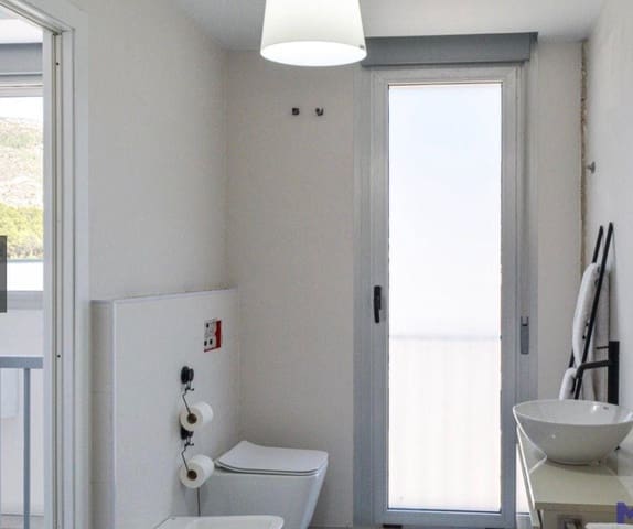 3 bedroom Villa for rent in Jalón / Xaló - € 1,850 (Ref: 9944731)