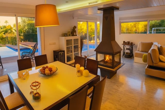 5 soverom Villa til salgs i La Manga del Mar Menor med svømmebasseng garasje - € 675 000 (Ref: 9227187)