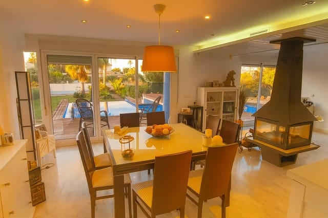 5 soverom Villa til salgs i La Manga del Mar Menor med svømmebasseng garasje - € 675 000 (Ref: 9227187)