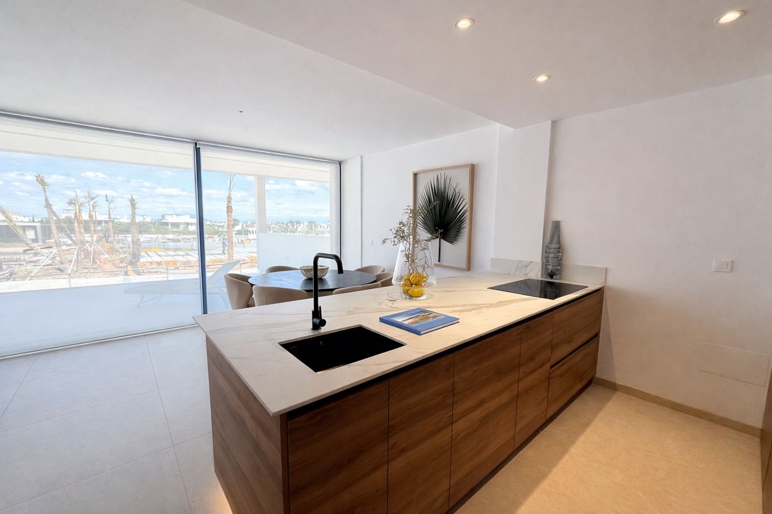 2 soveværelse Strandlejlighed til salg i Mar de Cristal med swimmingpool garage - € 270.000 (Ref: 9270523)