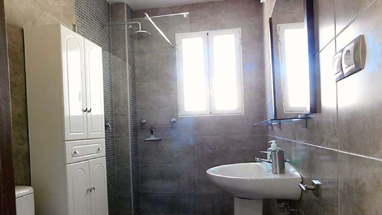 6 soverom Villa til salgs i La Zenia med svømmebasseng garasje - € 1 600 000 (Ref: 9343534)