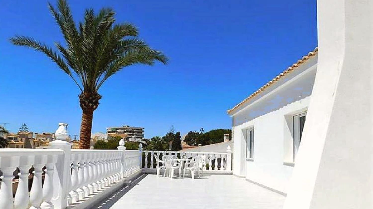 6 soverom Villa til salgs i La Zenia med svømmebasseng garasje - € 1 600 000 (Ref: 9343534)