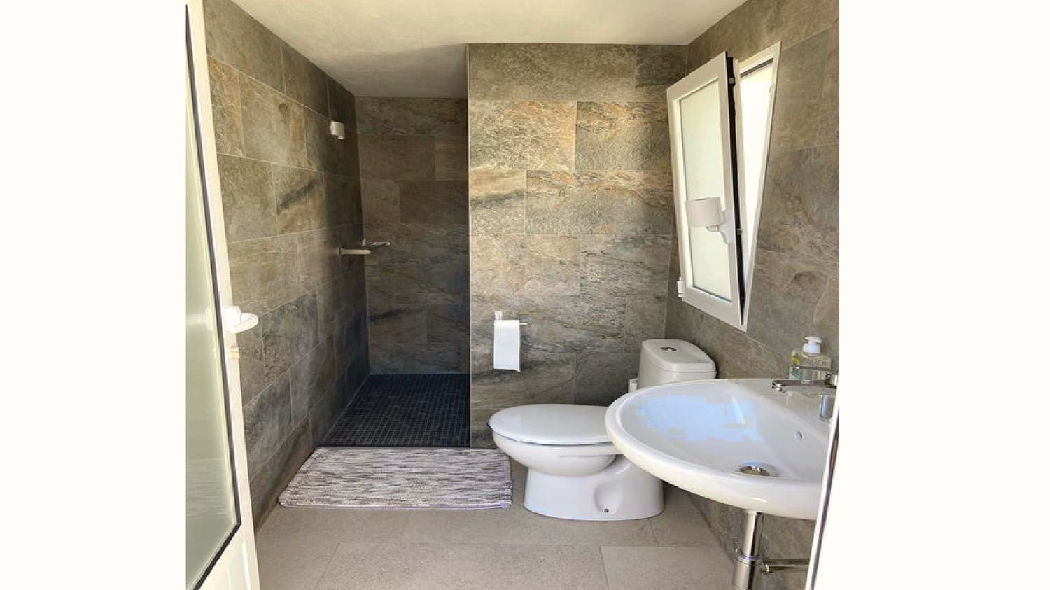 6 soverom Villa til salgs i La Zenia med svømmebasseng garasje - € 1 600 000 (Ref: 9343534)