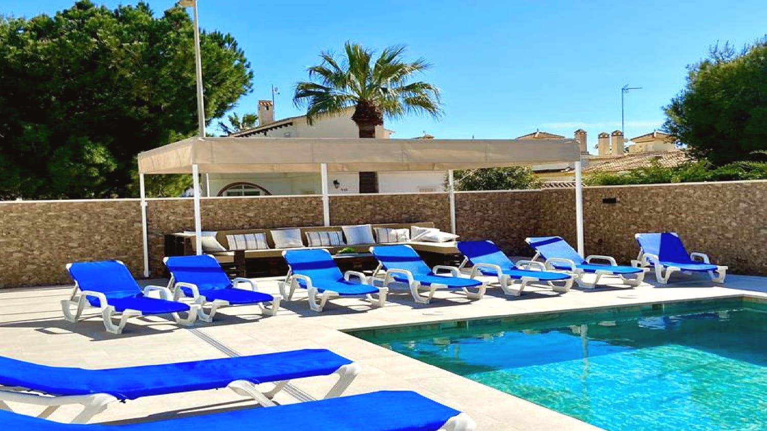 6 soverom Villa til salgs i La Zenia med svømmebasseng garasje - € 1 600 000 (Ref: 9343534)