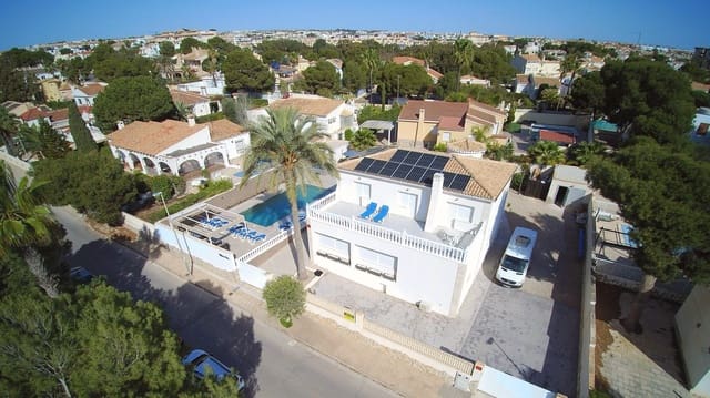 6 slaapkamer Villa te koop in La Zenia, Orihuela met zwembad garage - € 1.600.000 (Ref: 9343534)