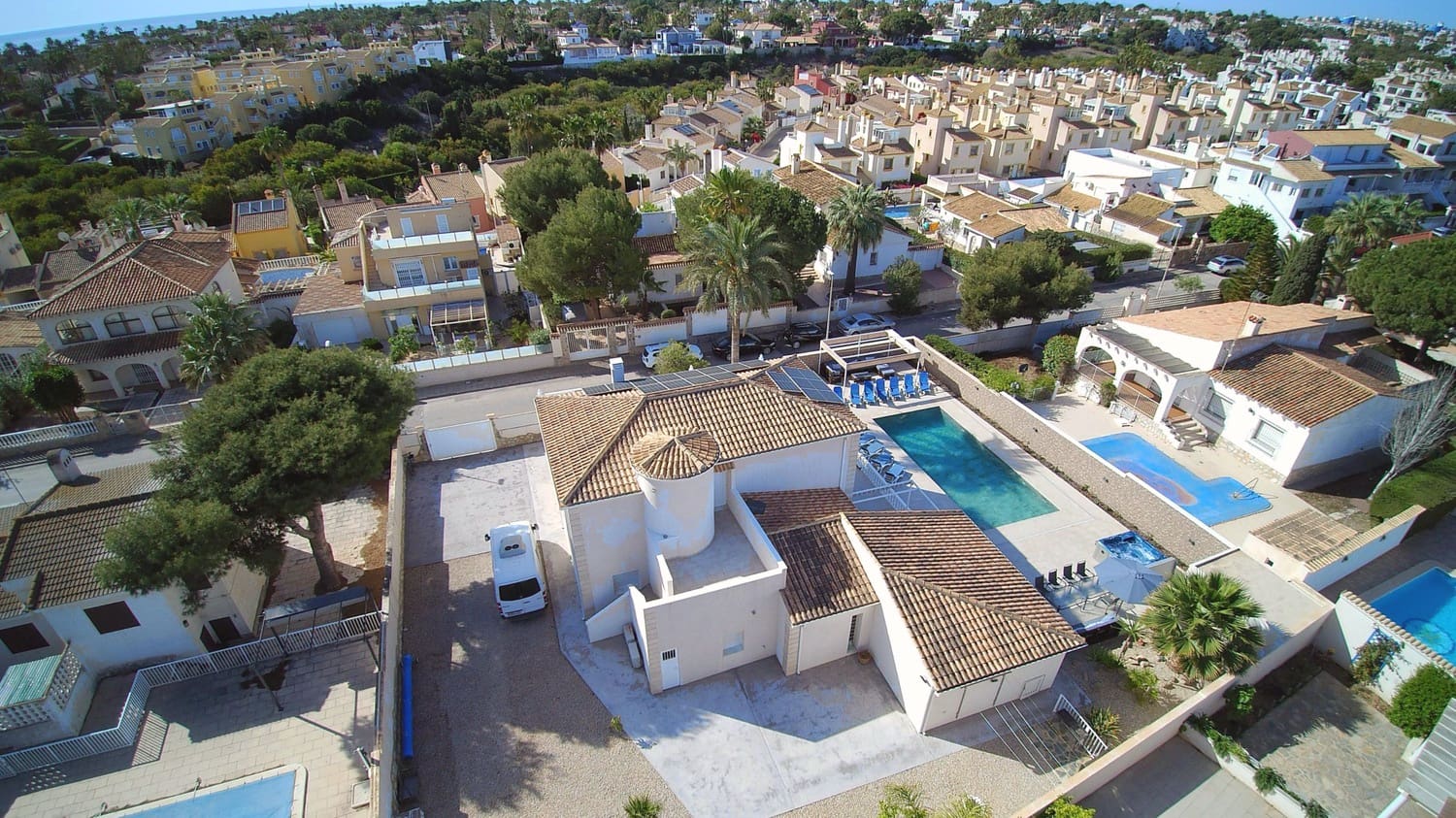 6 soverom Villa til salgs i La Zenia med svømmebasseng garasje - € 1 600 000 (Ref: 9343534)