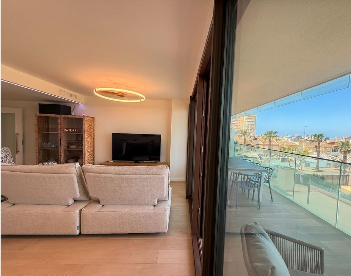3 bedroom Beach Apartment for sale in Playa Paraiso with pool garage - € 399,000 (Ref: 9816119)