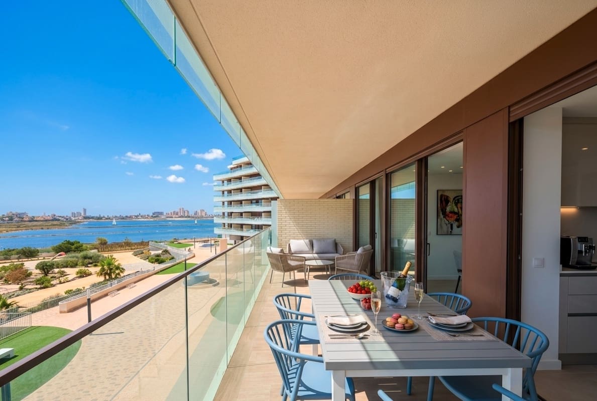 3 bedroom Beach Apartment for sale in Playa Paraiso with pool garage - € 399,000 (Ref: 9816119)