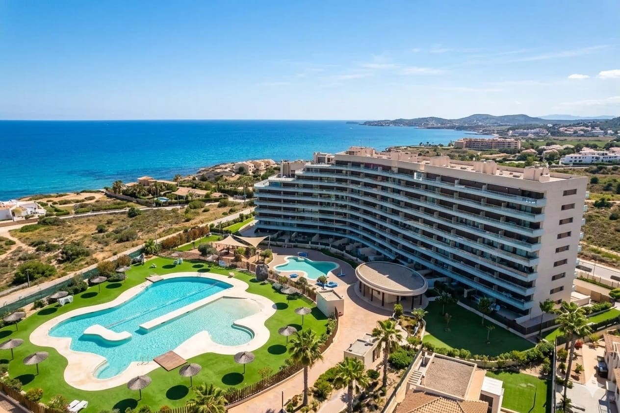 3 bedroom Beach Apartment for sale in Playa Paraiso with pool garage - € 399,000 (Ref: 9816119)