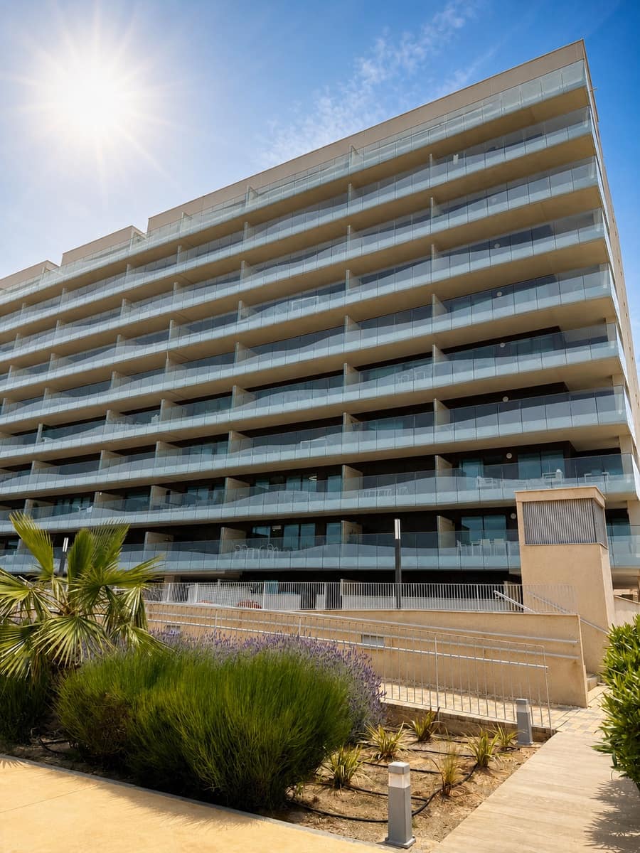 3 bedroom Beach Apartment for sale in Playa Paraiso with pool garage - € 399,000 (Ref: 9816119)