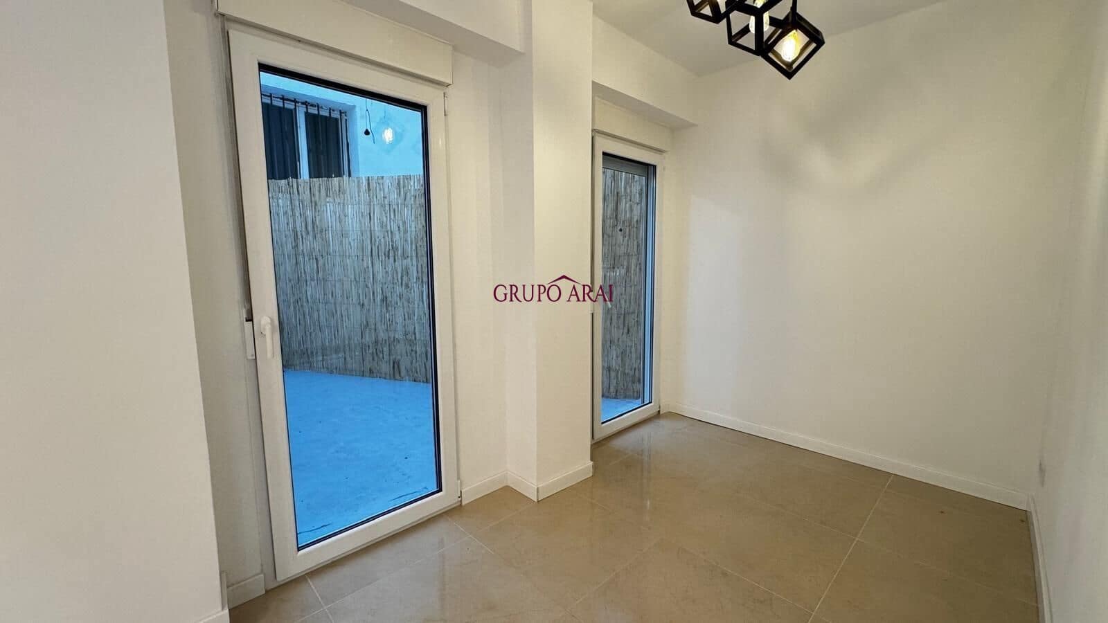 Piso de 2 habitaciones en Alicante / Alacant ciudad en venta - 195.000 € (Ref: 10033666)