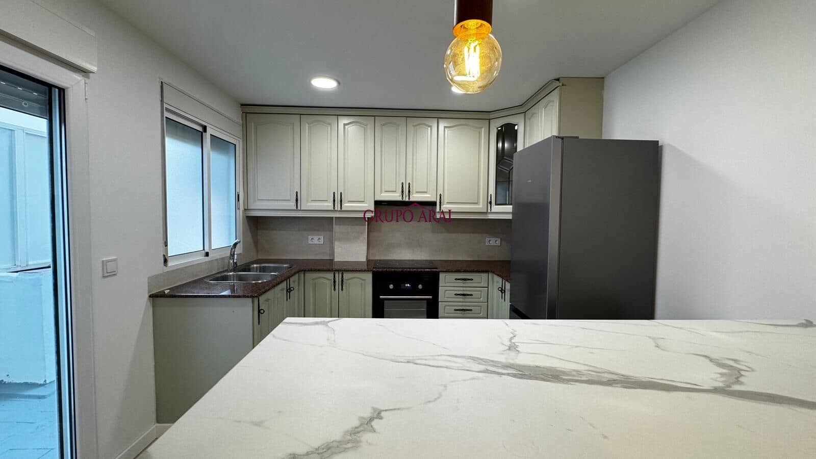 Piso de 2 habitaciones en Alicante / Alacant ciudad en venta - 195.000 € (Ref: 10033666)
