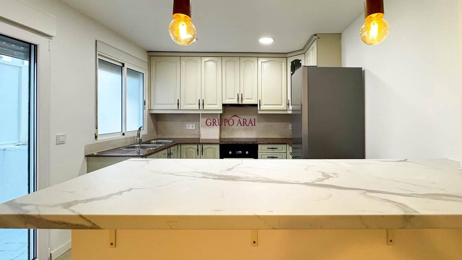 Piso de 2 habitaciones en Alicante / Alacant ciudad en venta - 195.000 € (Ref: 10033666)