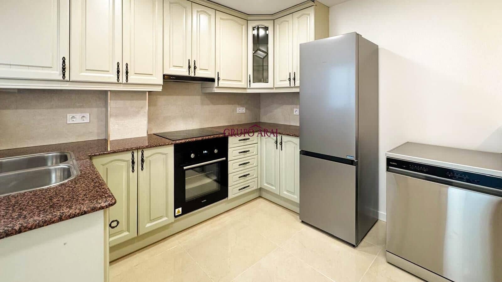 Piso de 2 habitaciones en Alicante / Alacant ciudad en venta - 195.000 € (Ref: 10033666)