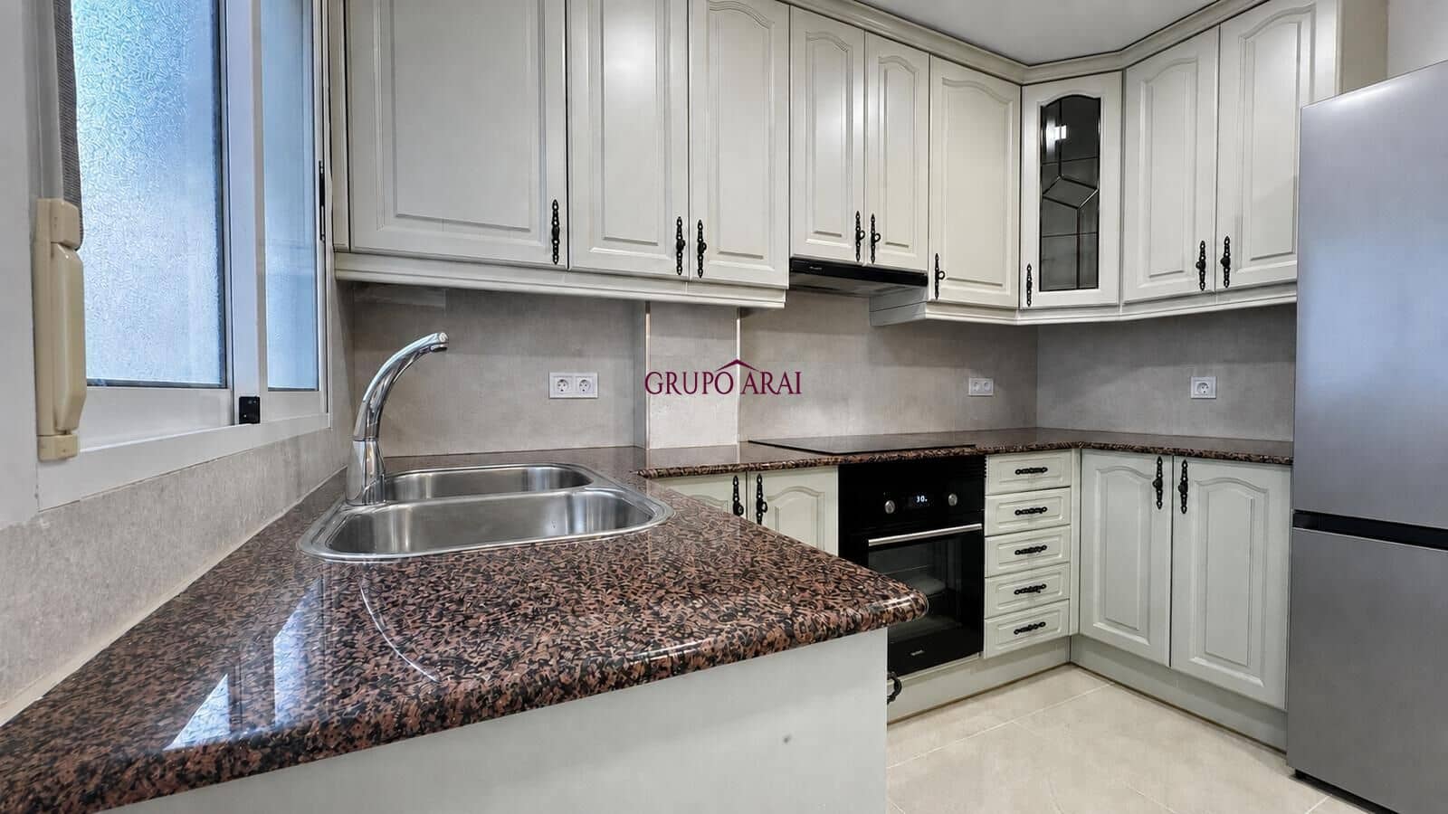 Piso de 2 habitaciones en Alicante / Alacant ciudad en venta - 195.000 € (Ref: 10033666)