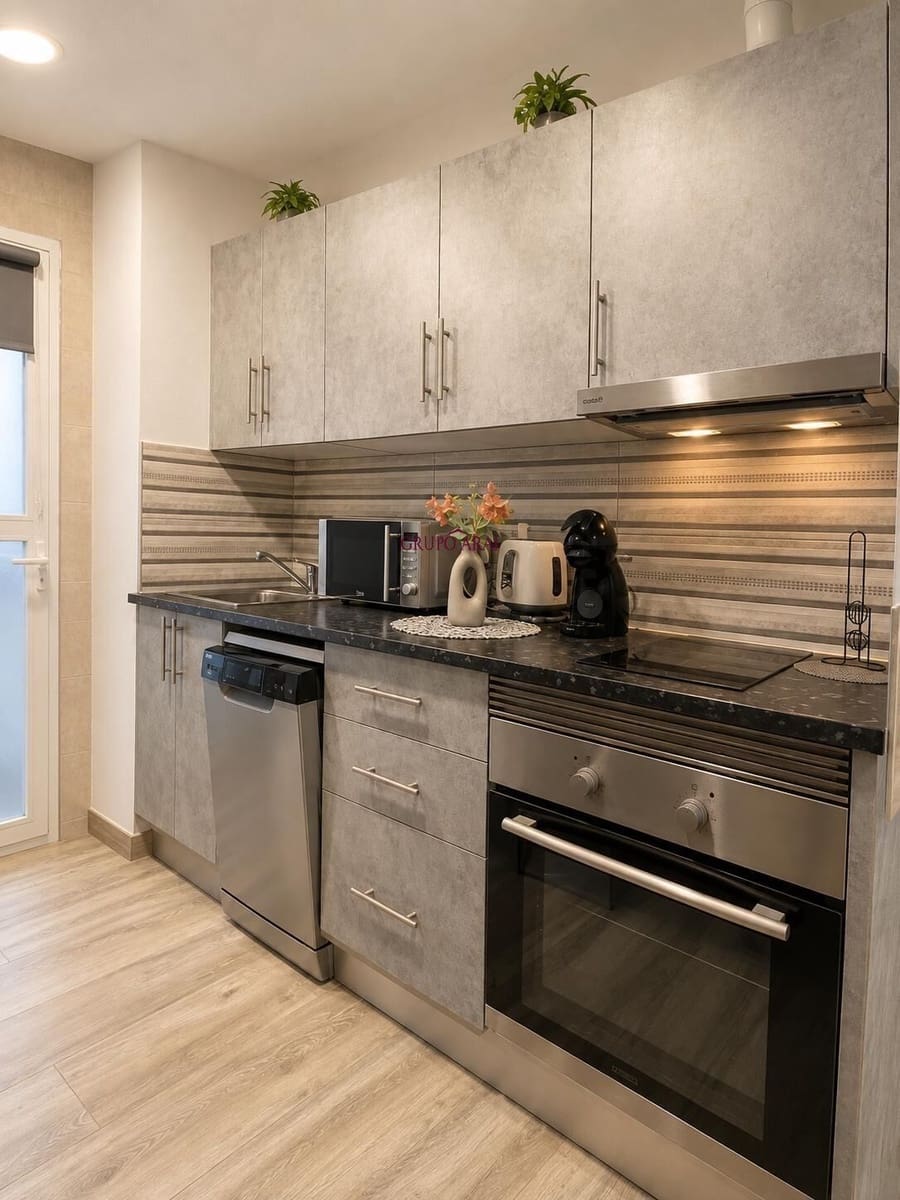 Apartamento de 3 habitaciones en Alicante / Alacant ciudad en venta - 154.900 € (Ref: 10033668)