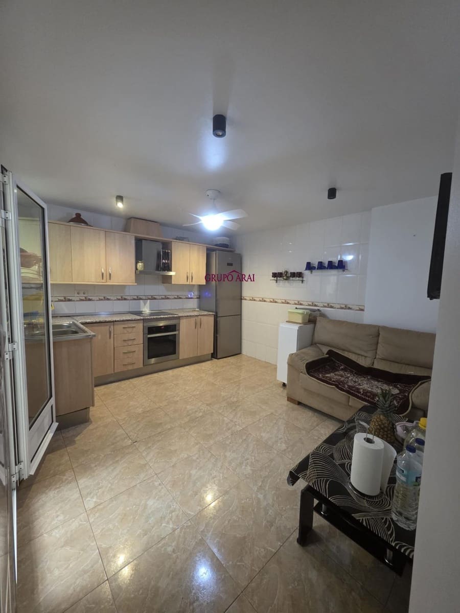 3 bedroom Flat for sale in Alicante / Alacant city - € 152,000 (Ref: 10076592)