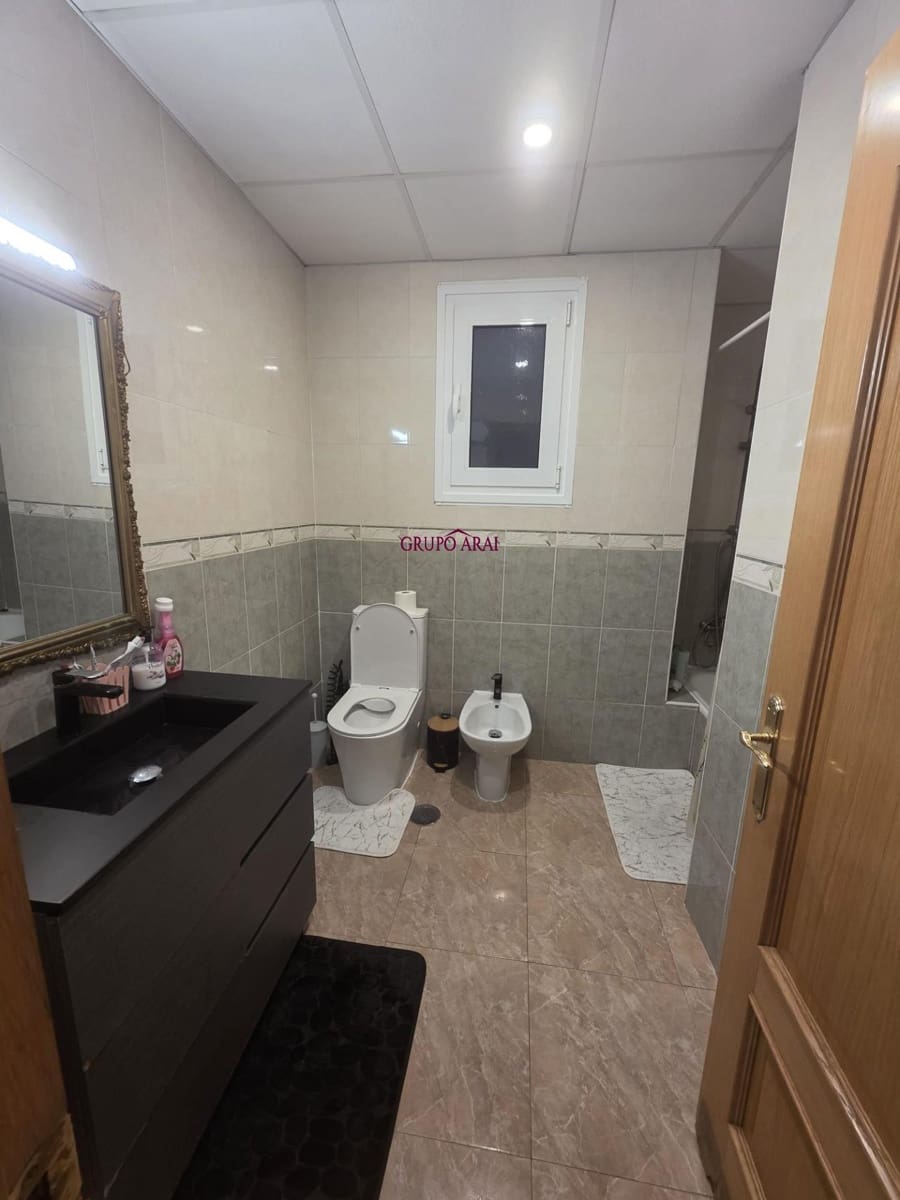 3 bedroom Flat for sale in Alicante / Alacant city - € 152,000 (Ref: 10076592)