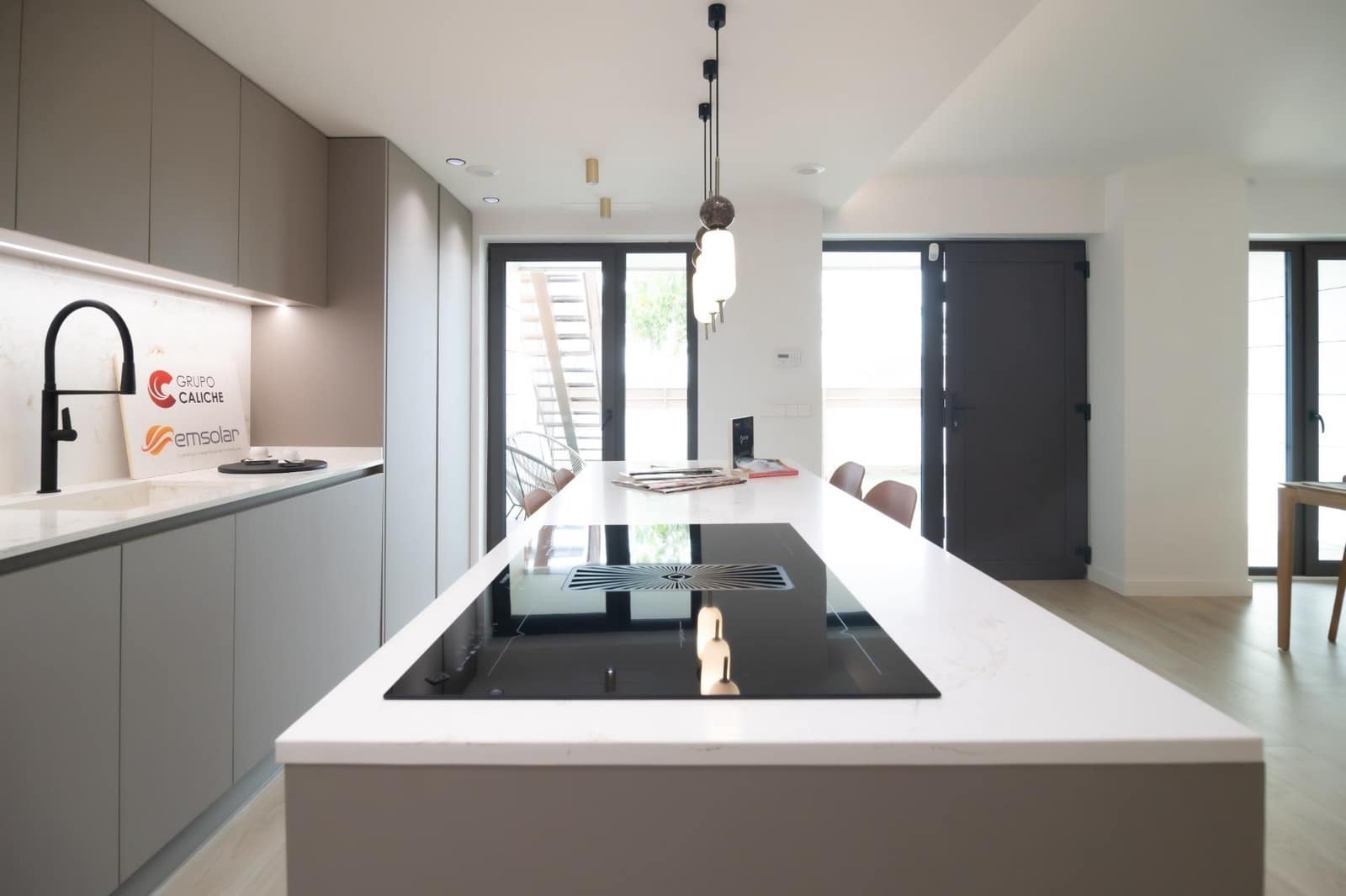 Adosado de 3 habitaciones en Pilar de la Horadada en venta con piscina - 385.000 € (Ref: 10109870)