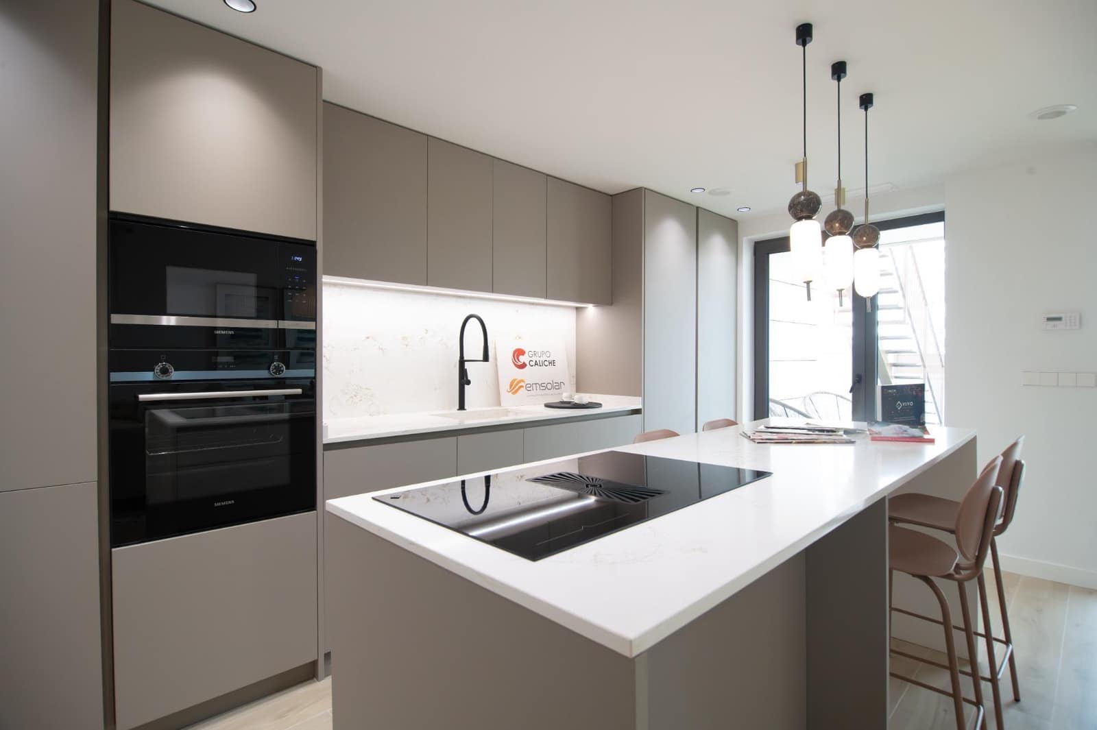 Adosado de 3 habitaciones en Pilar de la Horadada en venta con piscina - 385.000 € (Ref: 10109870)