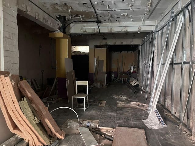 Commercial for sale in San Blas, Alicante / Alacant city - € 98,000 (Ref: 8184004)