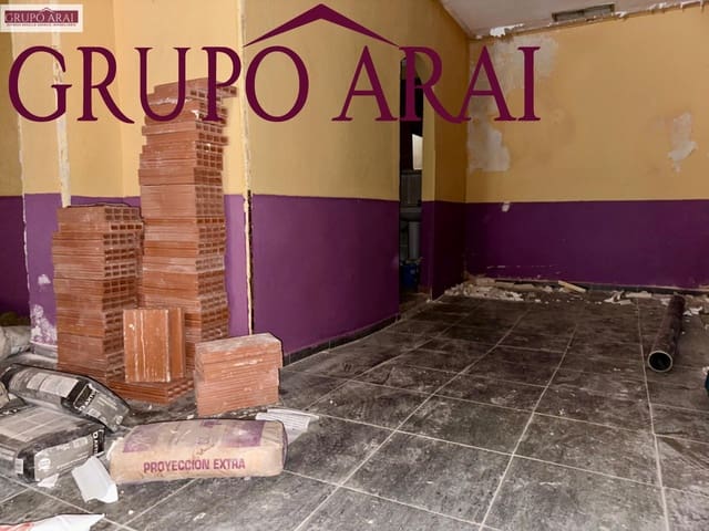 Commercial for sale in San Blas, Alicante / Alacant city - € 98,000 (Ref: 8184004)