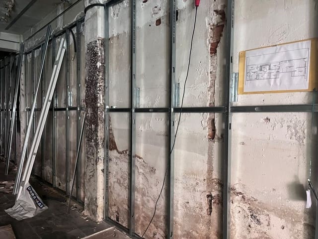 Commercial for sale in San Blas, Alicante / Alacant city - € 98,000 (Ref: 8184004)