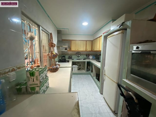 3 bedroom Townhouse for sale in Garbinet - Parque de las Avenidas, Alicante / Alacant city - € 195,000 (Ref: 8419821)