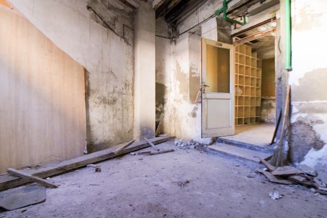 Erhverv til salg i Carolinas Bajas, Alicante by - € 110.000 (Ref: 8570676)