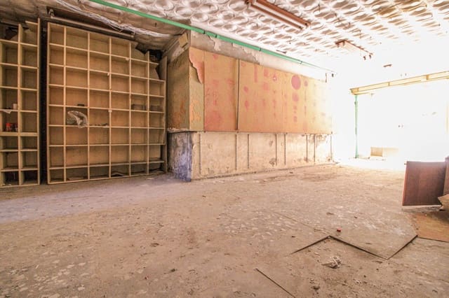 Erhverv til salg i Carolinas Bajas, Alicante by - € 110.000 (Ref: 8570676)