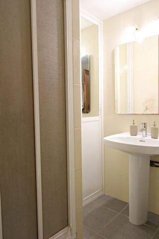 3 quarto Apartamento para arrendar em Carolinas Bajas, Alicante cidade - 900 € (Ref: 8789539)