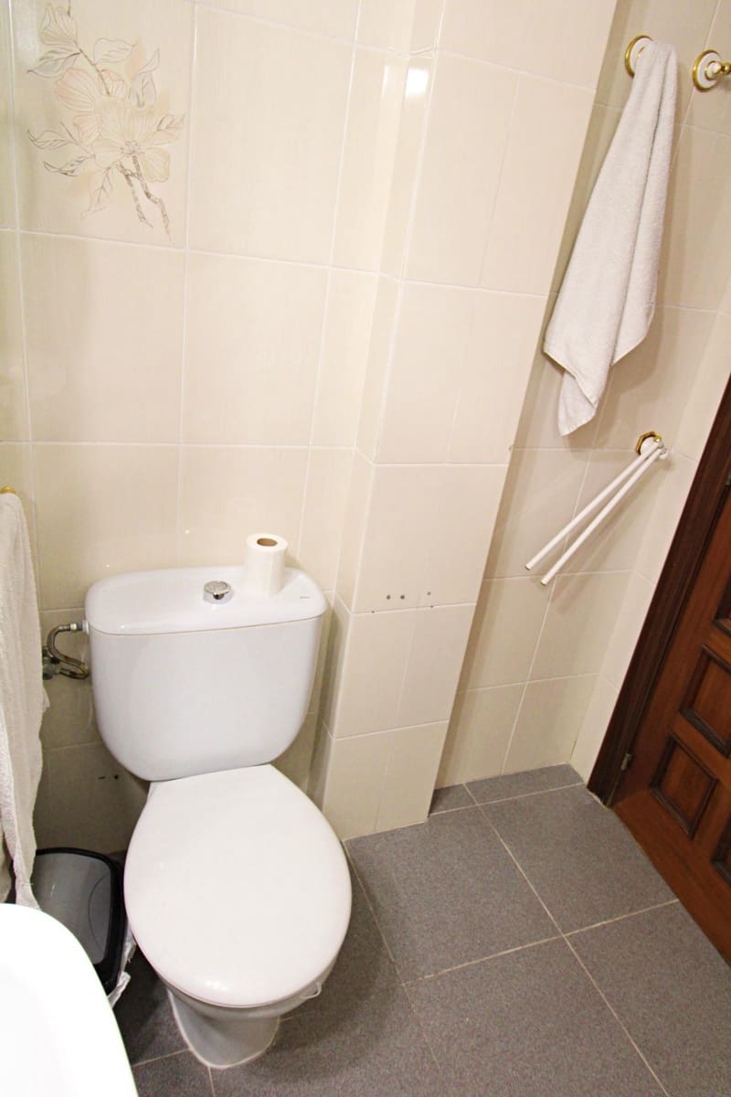 3 bedroom Flat for rent in Alicante / Alacant city - € 900 (Ref: 8789539)