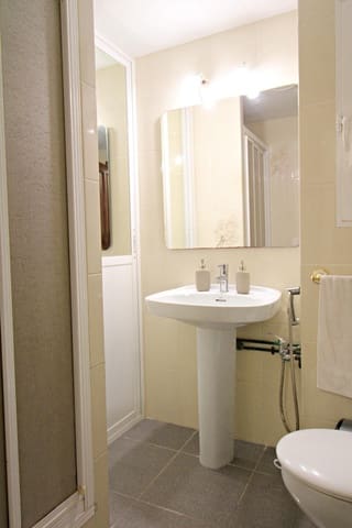 3 quarto Apartamento para arrendar em Carolinas Bajas, Alicante cidade - 900 € (Ref: 8789539)