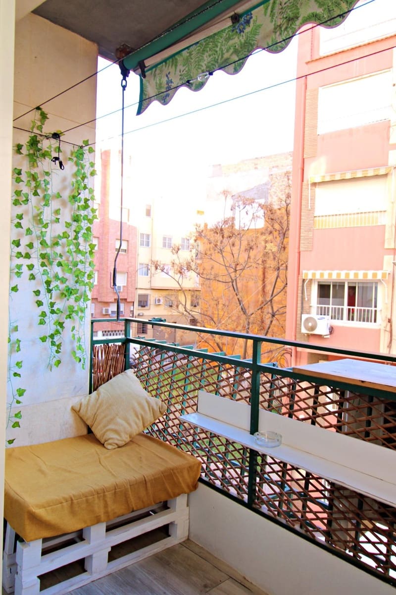 3 bedroom Flat for rent in Alicante / Alacant city - € 900 (Ref: 8789539)