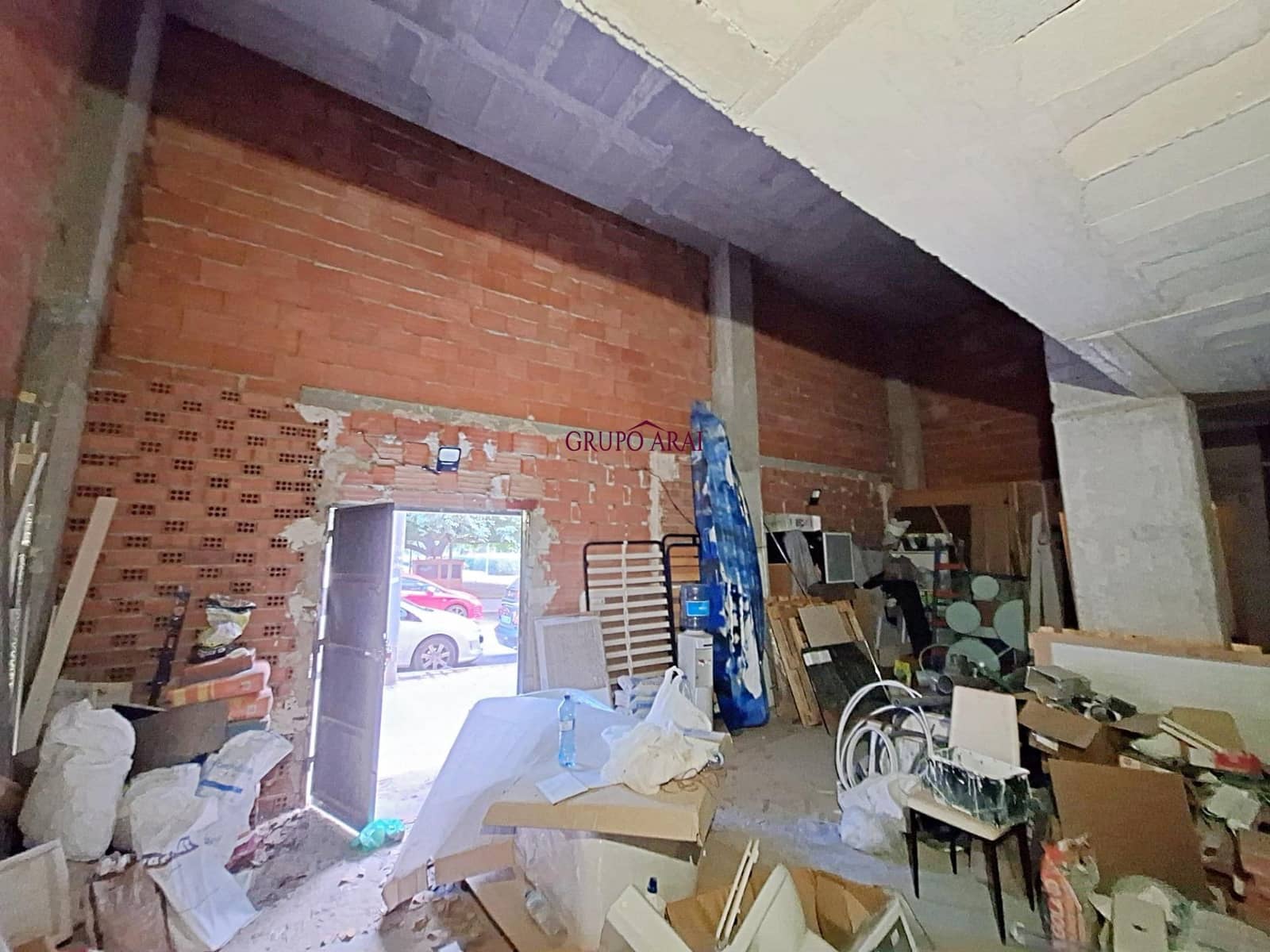 Commercial for sale in Alicante / Alacant city - € 115,000 (Ref: 8827577)