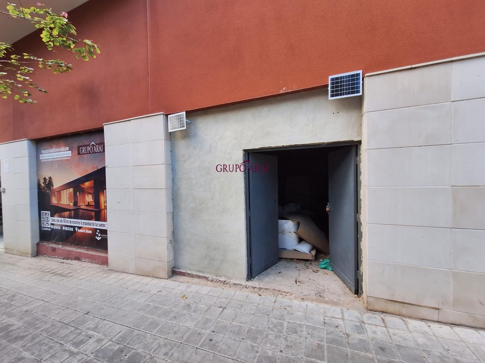 Local Commercial à vendre à Alicante ville - 99 000 € (Ref: 8827577)
