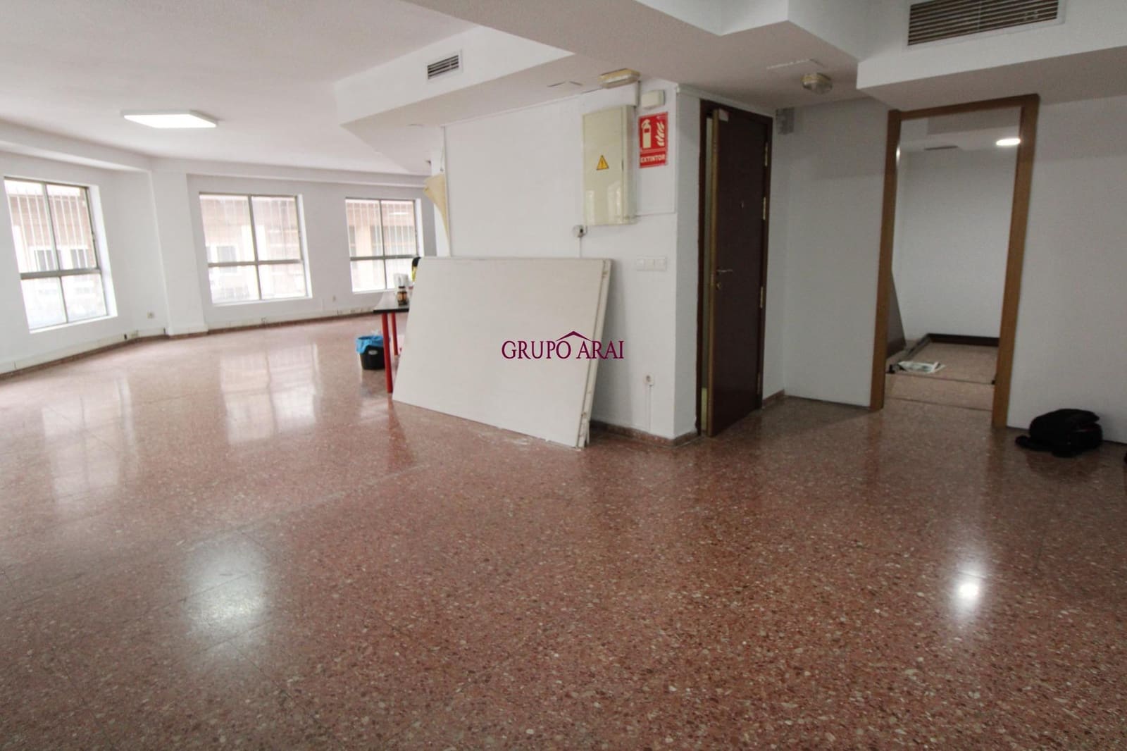 Kontor til salg i Alicante by - € 339.000 (Ref: 8885994)