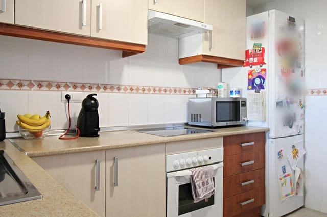 4 soveværelse Lejlighed til salg i Paus - Poligono San Blas, Alicante by med swimmingpool garage - € 305.000 (Ref: 8913185)