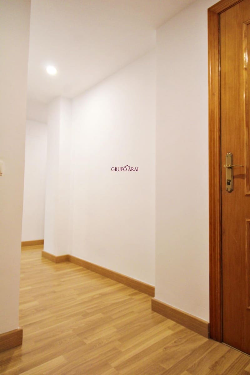 4 bedroom Flat for sale in Alicante / Alacant city with pool garage - € 280,000 (Ref: 8913185)