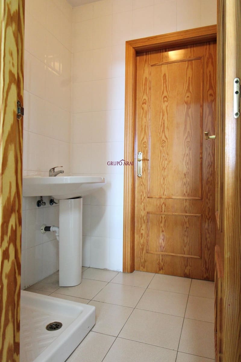 4 bedroom Flat for sale in Alicante / Alacant city with pool garage - € 280,000 (Ref: 8913185)