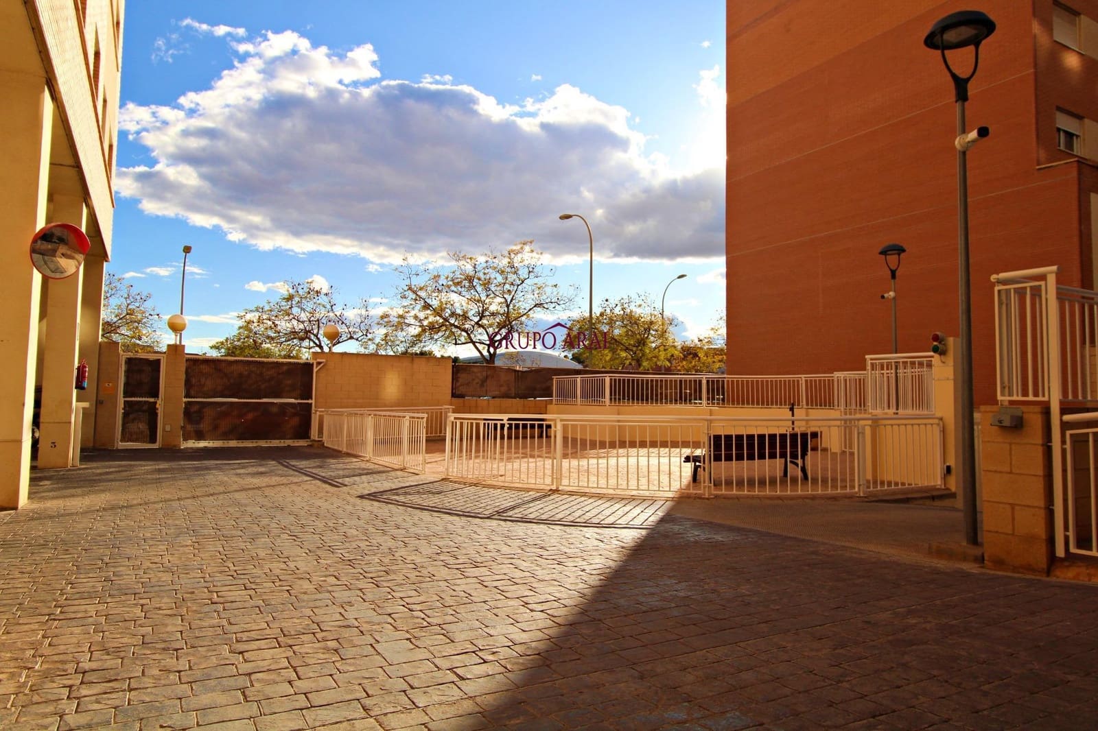 4 bedroom Flat for sale in Alicante / Alacant city with pool garage - € 280,000 (Ref: 8913185)