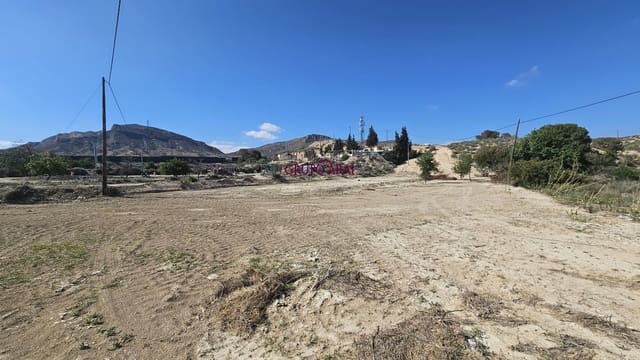 Grunde uden byggetilladelser til salg i La Alcoraya, Alicante by - € 27.500 (Ref: 8986184)