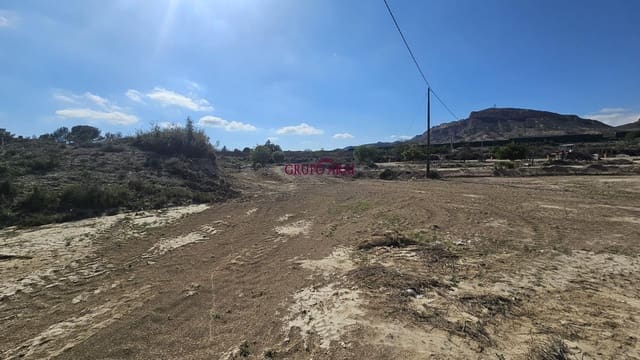 Grunde uden byggetilladelser til salg i La Alcoraya, Alicante by - € 27.500 (Ref: 8986184)